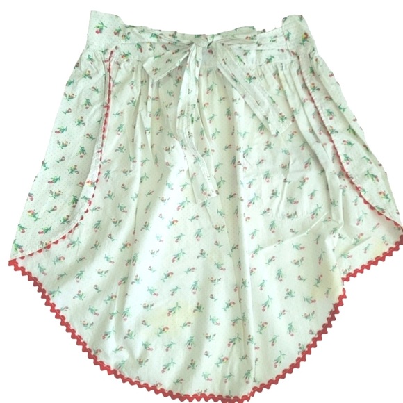 Vintage 1940s Handmade Floral Half Apron - Picture 3 of 4